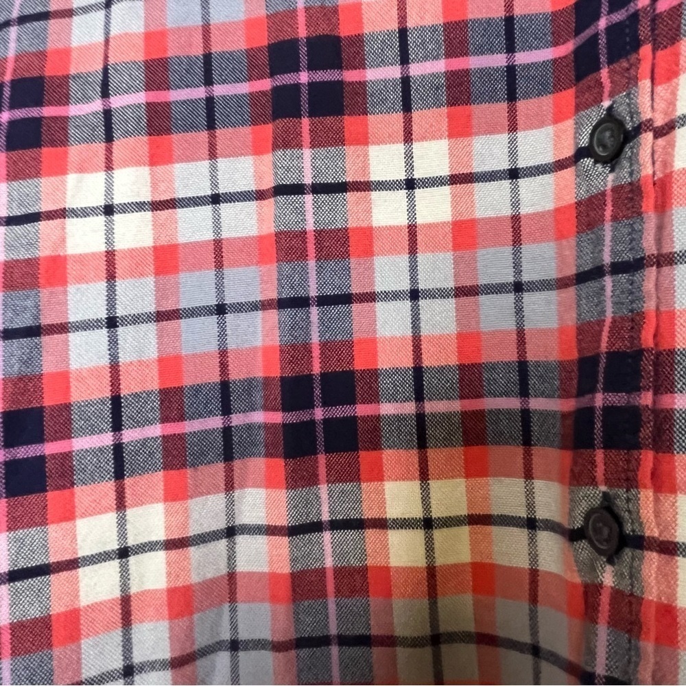 GAP Boyfriend Pink, White and Navy Plaid Button Down Shirt Size Medium - Picture 4 of 12